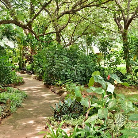 Bayete Guest Lodge Victoria Falls Exterior foto